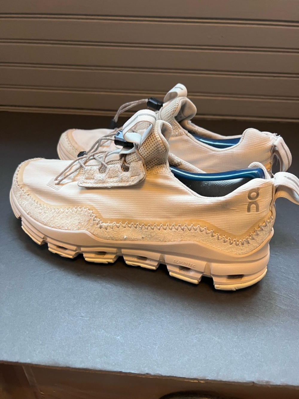 On Womens 9.5 Cloudaway Running Shoes Ivory/Pearl Sneakers Cloud Away - Picture 3 of 11